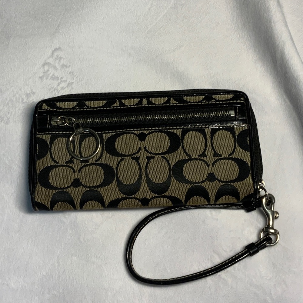 Black and Tan Wallet Wristlet